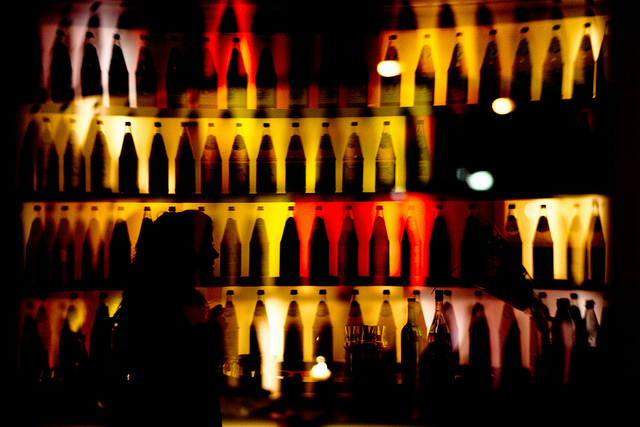 3 Reasons Not To Meet Women In Bars